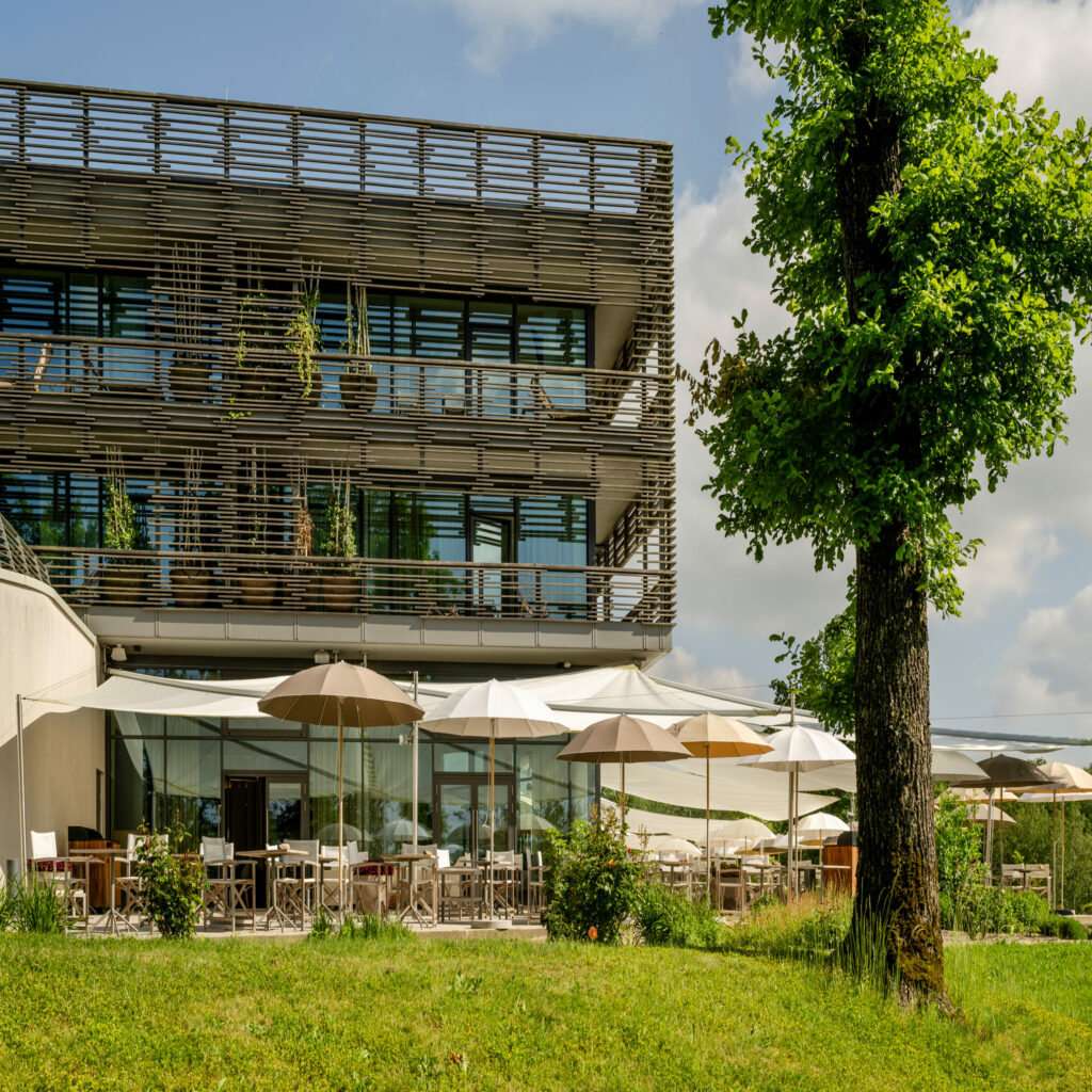 Seezeitlodge Hotel Spa Aussenansicht  Guenter Standl