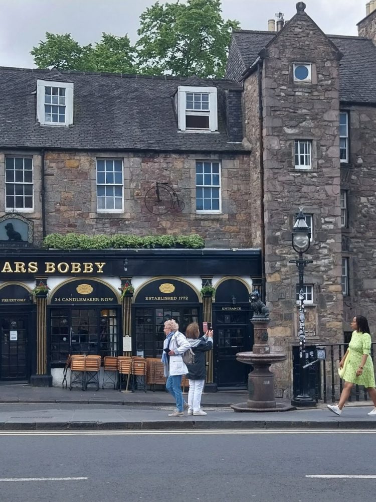 Edinburgh_pub2