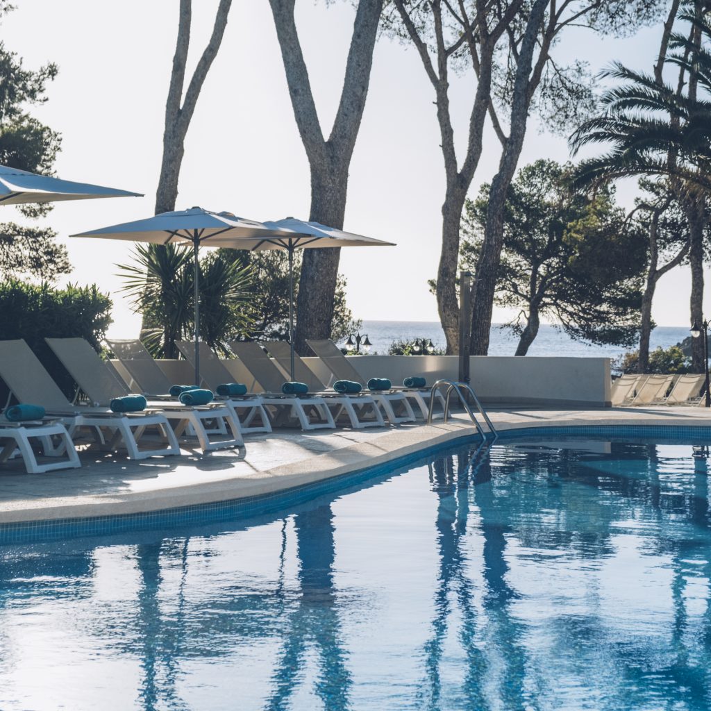 Iberostars Wave Pinos Park Pool  Iberostars Wave Pinos Park