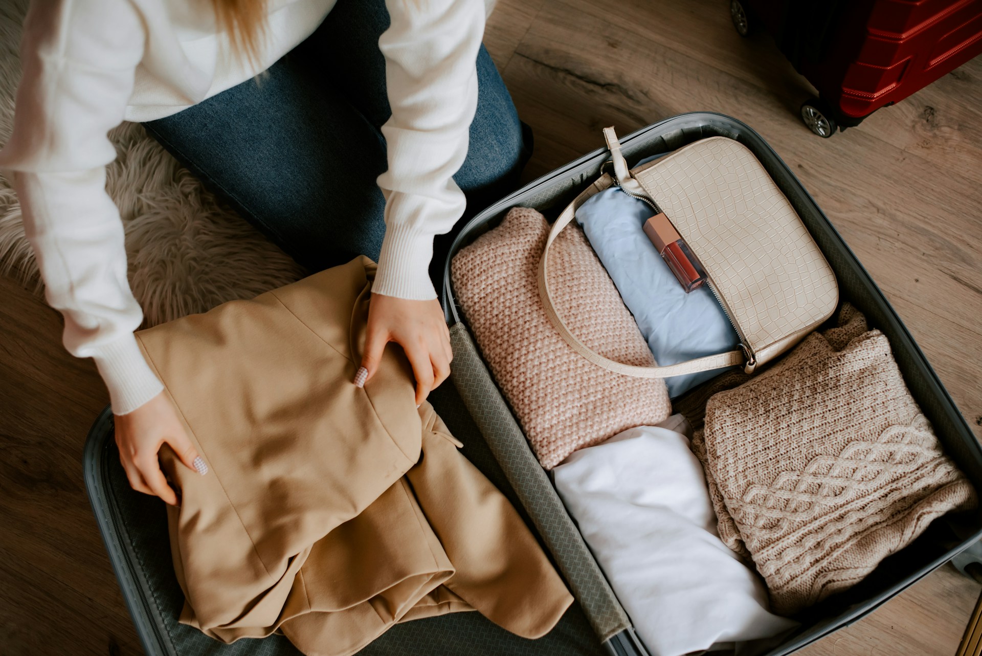Nur mit Handgepäck reisen Koffer packen
