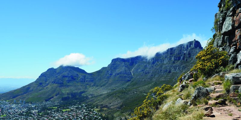Südafrika_Kapstadt_Blick vom Lions Head auf den Tafelberg ©Karawane Reisen